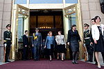 Presidentti Halonen seurueineen poistuu Pekingin kansankongressipalatsista 29. toukokuuta 2010. Copyright © Tasavallan presidentin kanslia